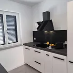 Seabreeze Luxury Apartament